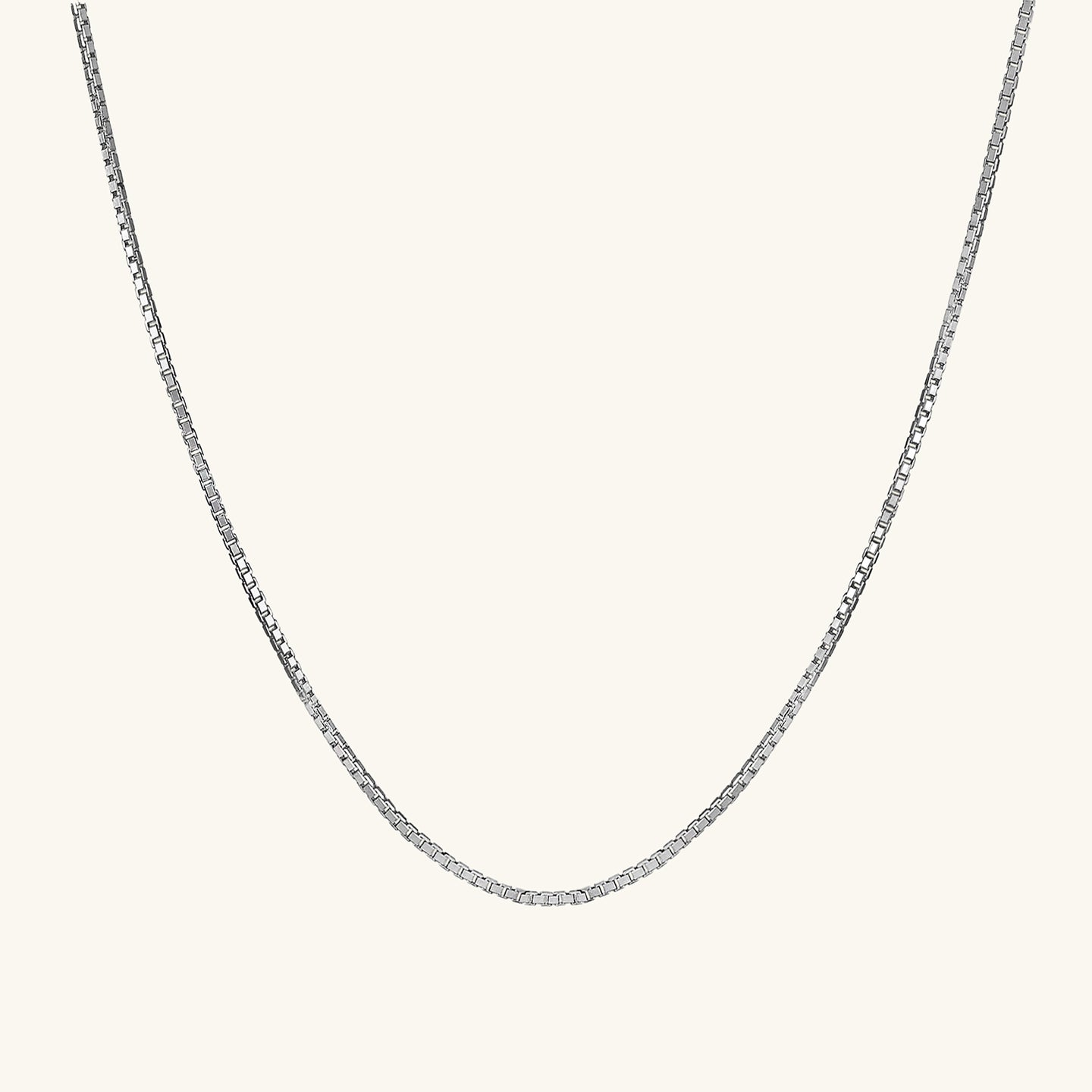 HYMI's Silver Box Chain Choker Necklace: Timeless Elegance